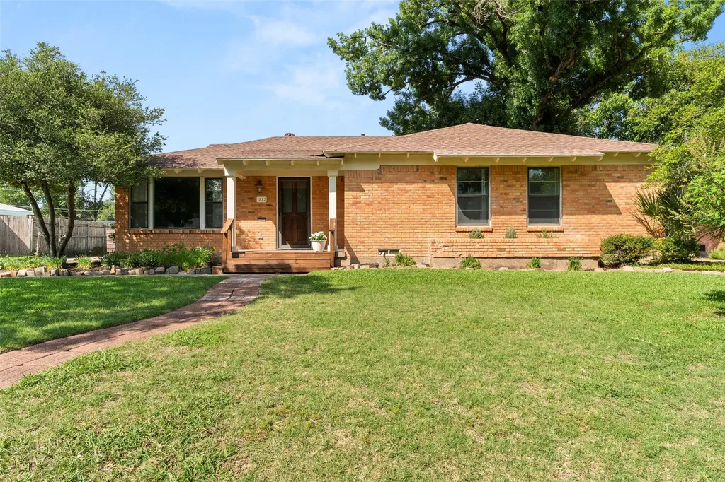 1812 Arrow Lane Garland TX 75042