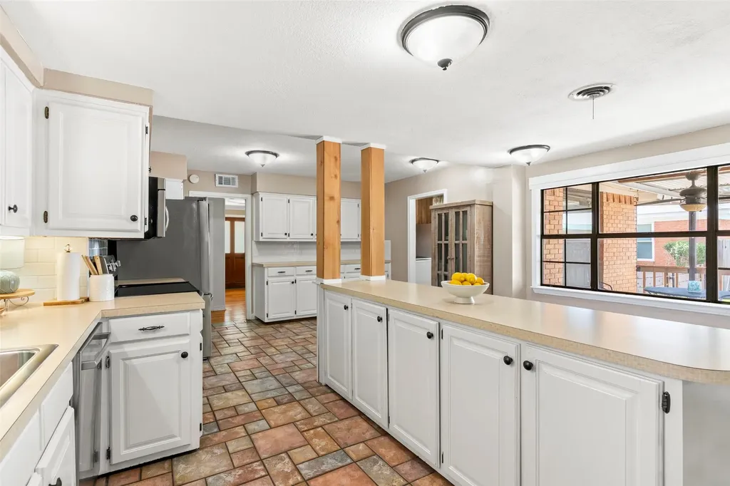 1812 Arrow Lane Garland TX 75042