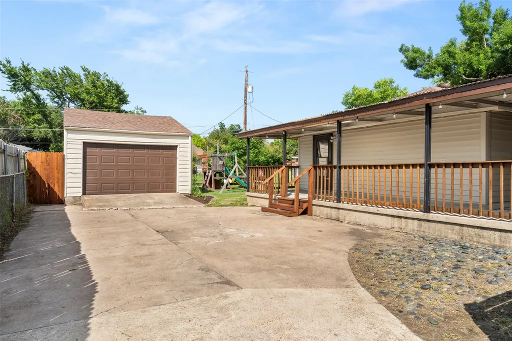 1812 Arrow Lane Garland TX 75042