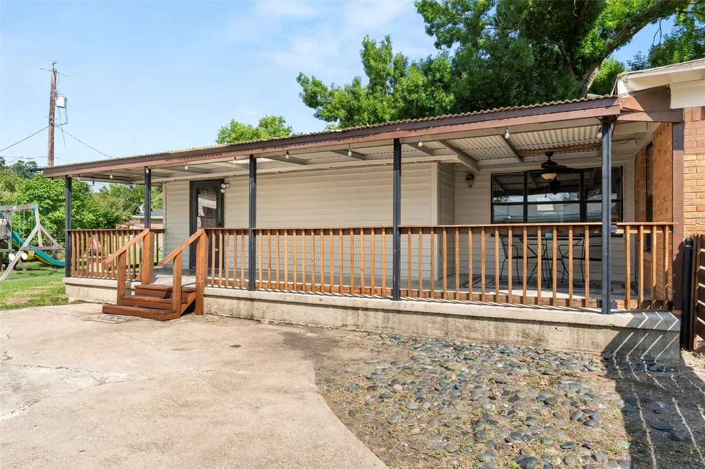 1812 Arrow Lane Garland TX 75042