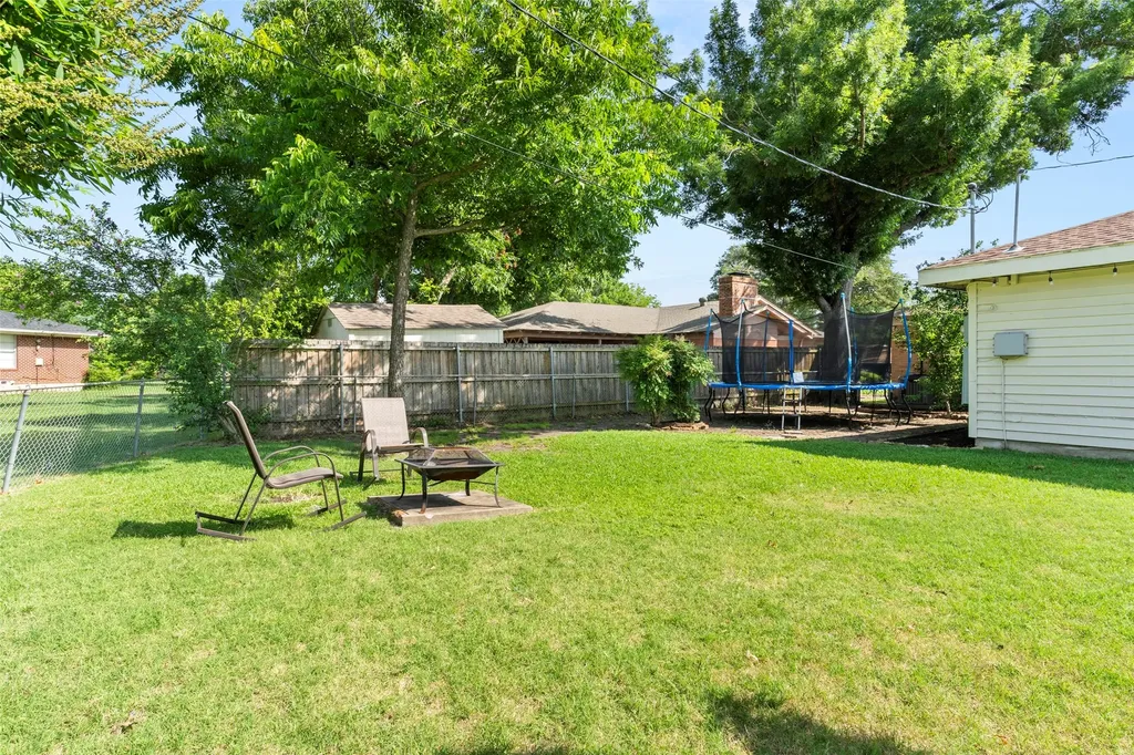 1812 Arrow Lane Garland TX 75042