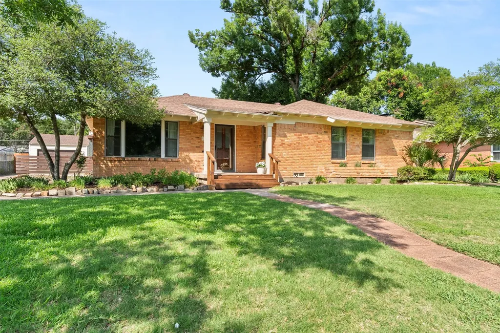 1812 Arrow Lane Garland TX 75042