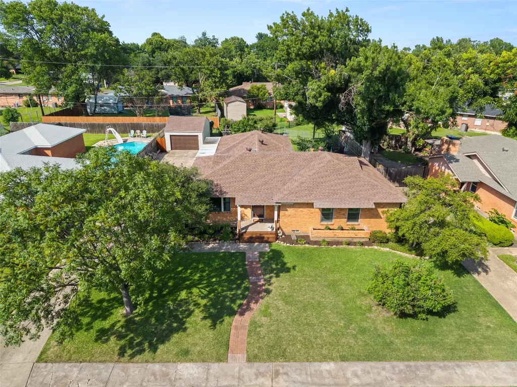 1812 Arrow Lane Garland TX 75042