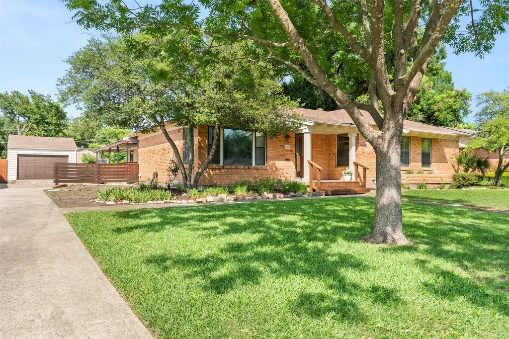 1812 Arrow Lane Garland TX 75042