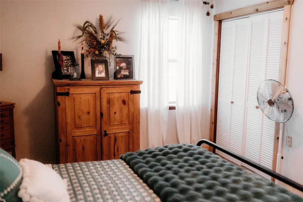 408 County Road 2200 Ivanhoe TX 75447