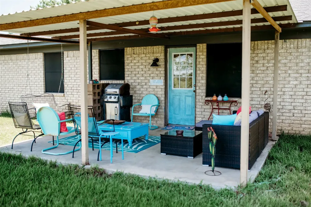 408 County Road 2200 Ivanhoe TX 75447