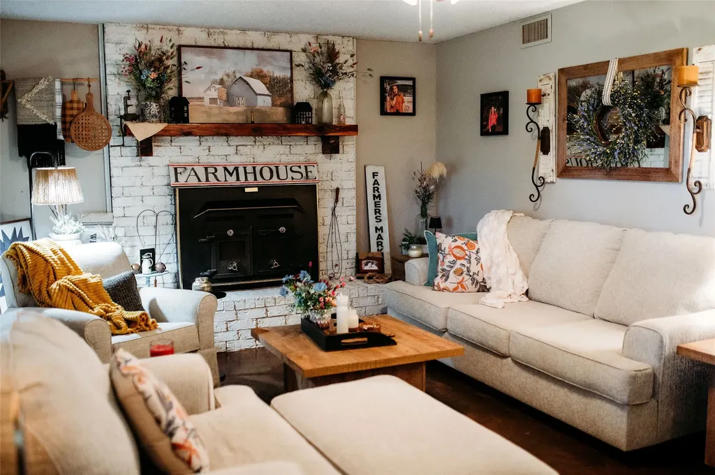 408 County Road 2200 Ivanhoe TX 75447