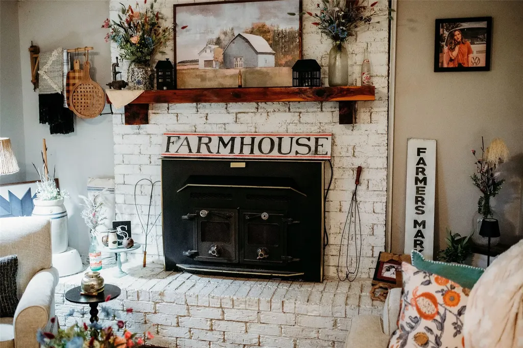 408 County Road 2200 Ivanhoe TX 75447