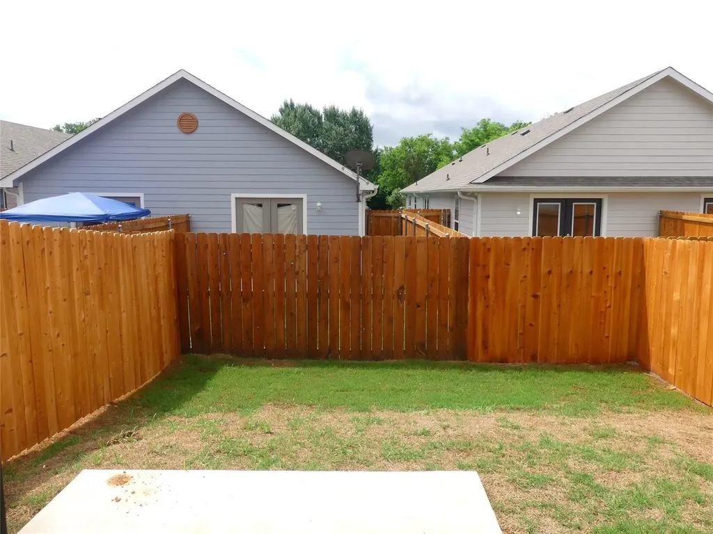 608 E College Street Sherman TX 75090