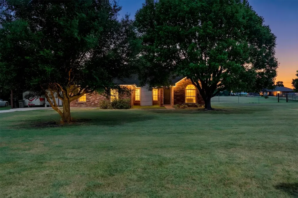541 Bakers Branch Road Waxahachie TX 75167