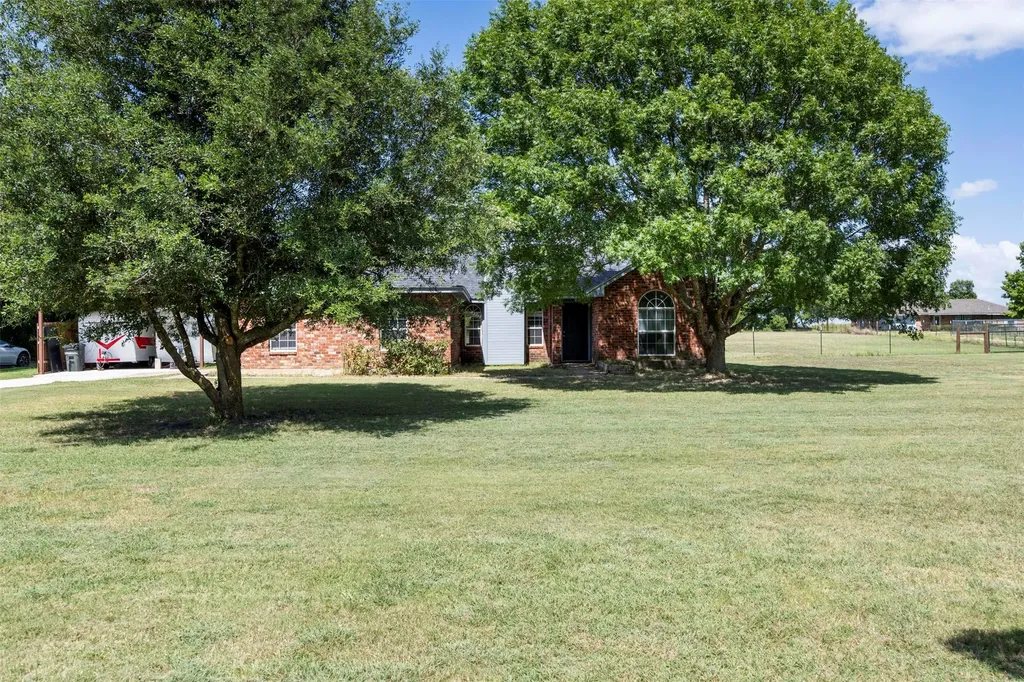 541 Bakers Branch Road Waxahachie TX 75167