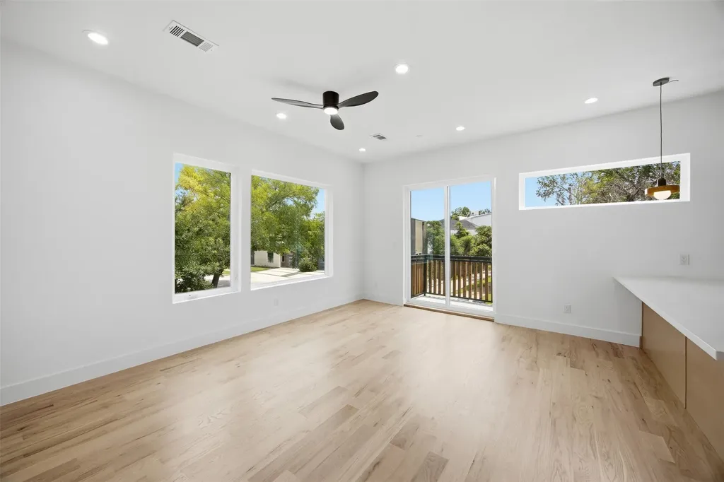 4605 Belmont Avenue Dallas TX 75204