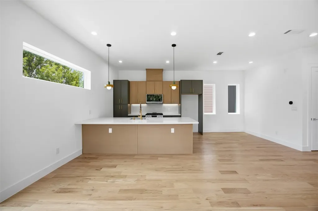 4605 Belmont Avenue Dallas TX 75204