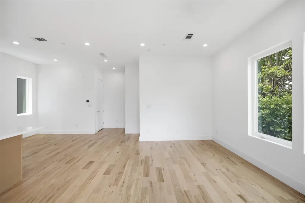 4605 Belmont Avenue Dallas TX 75204