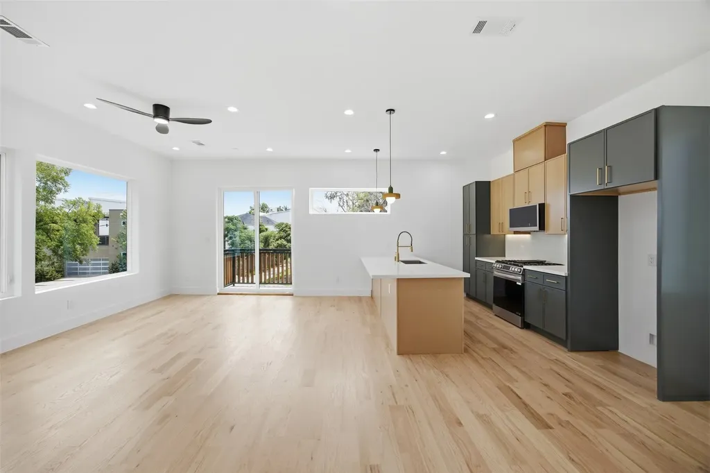 4605 Belmont Avenue Dallas TX 75204
