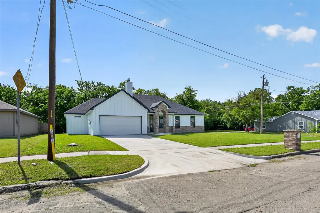 2902 Walnut Street Greenville TX 75401