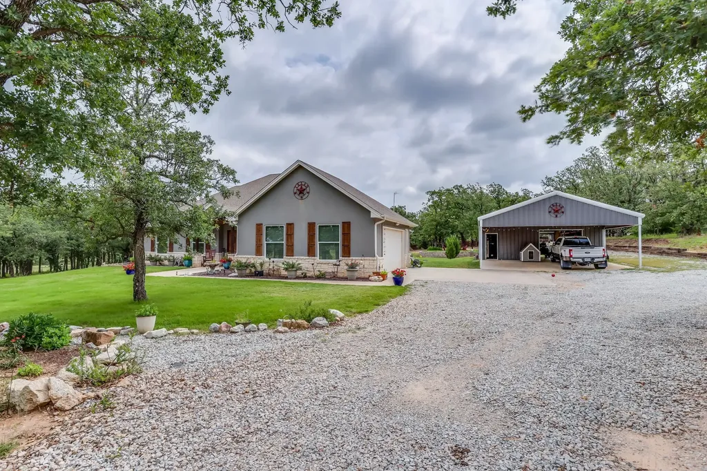 132 Miller Creek Lake Road Paradise TX 76073