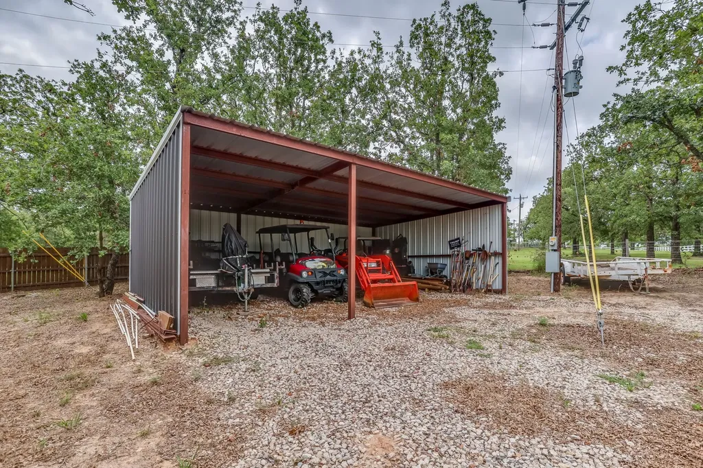 132 Miller Creek Lake Road Paradise TX 76073