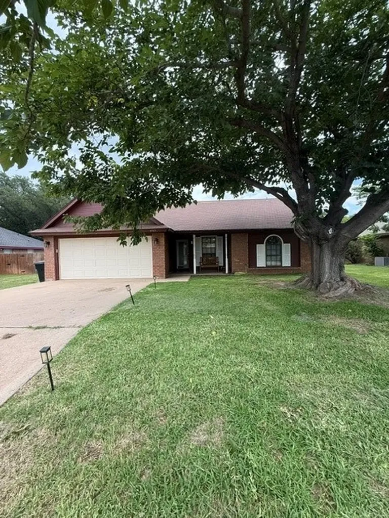 1717 Pemelton Drive Abilene TX 79601