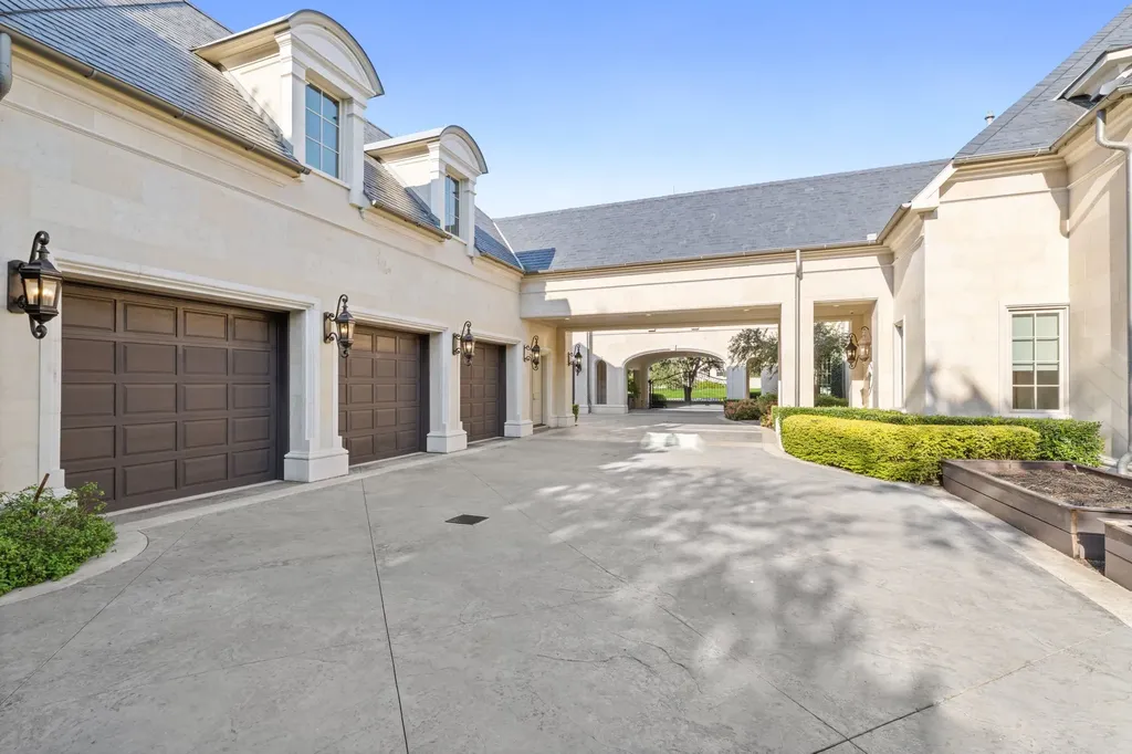 10617 Bridge Hollow Court Dallas TX 75229