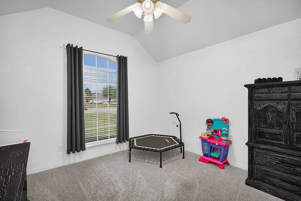 806 N Tejas Drive Sanger TX 76266