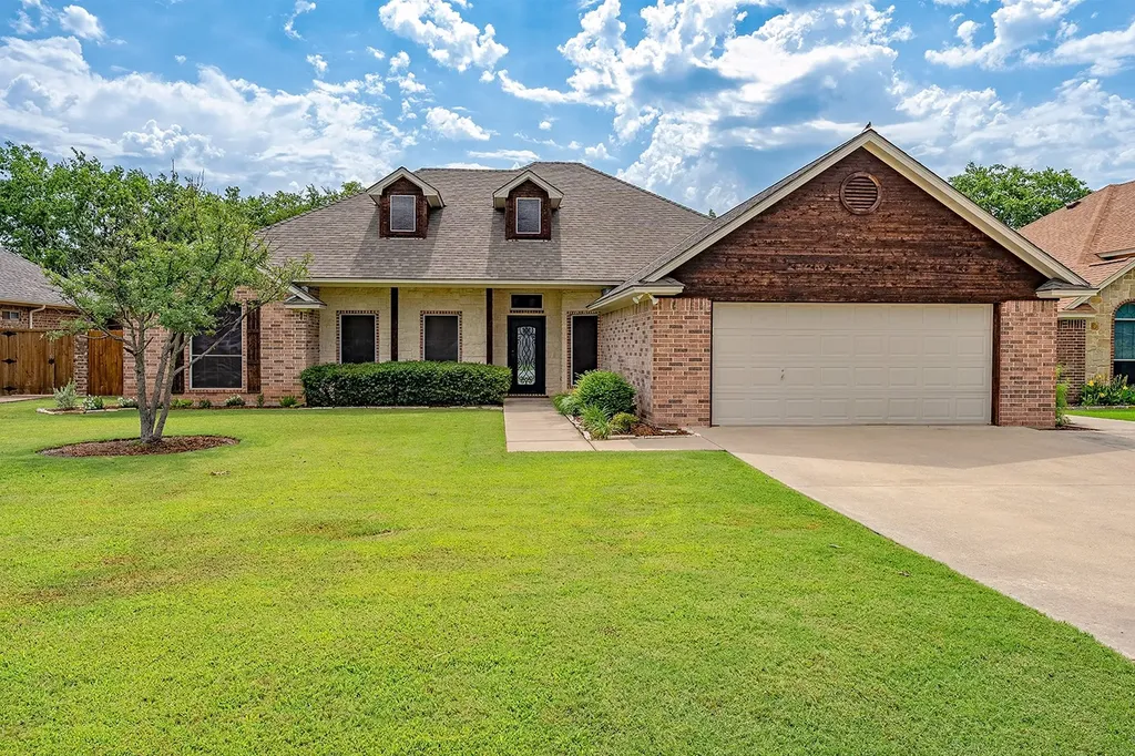 806 N Tejas Drive Sanger TX 76266