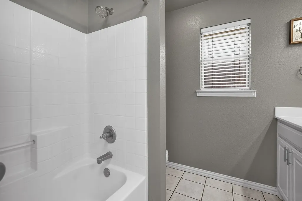 806 N Tejas Drive Sanger TX 76266