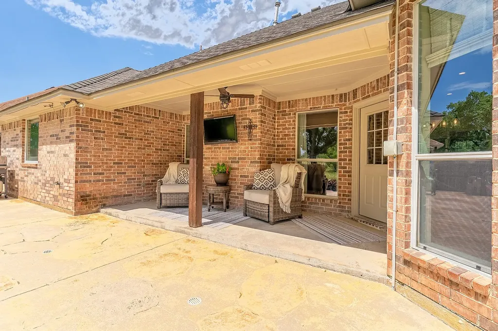 806 N Tejas Drive Sanger TX 76266