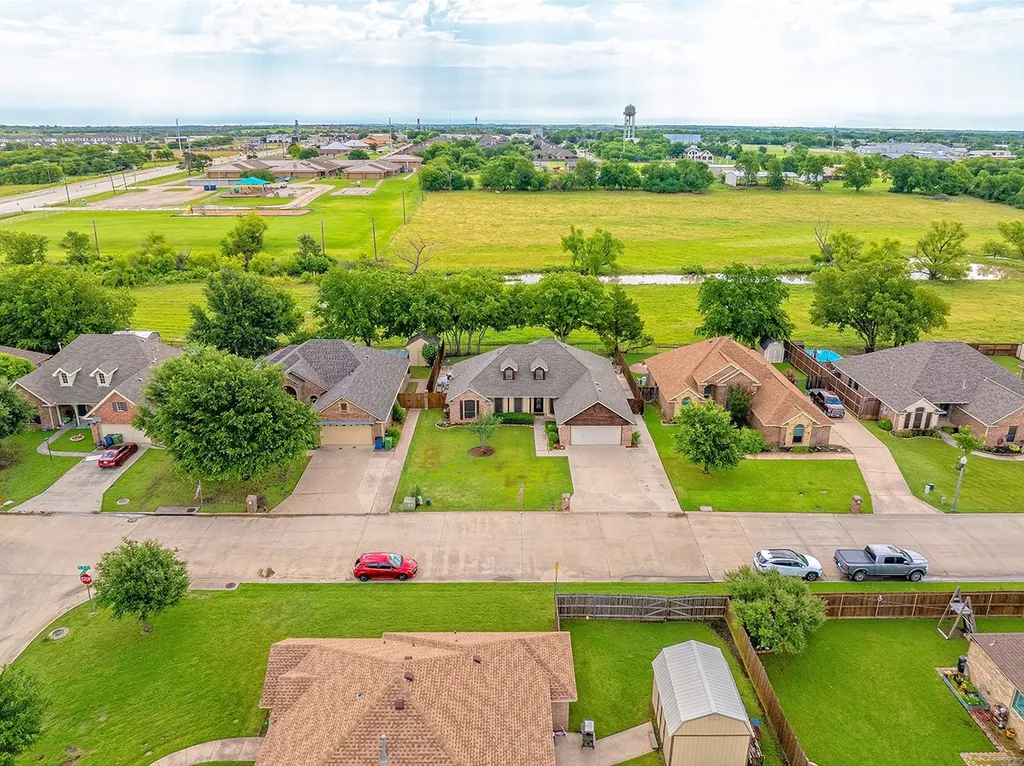 806 N Tejas Drive Sanger TX 76266