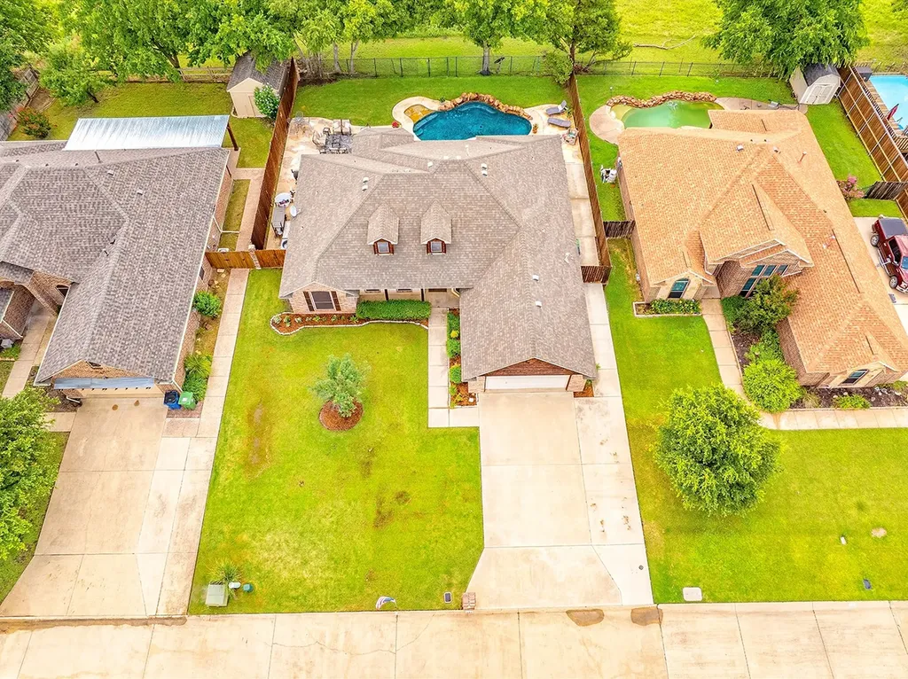 806 N Tejas Drive Sanger TX 76266