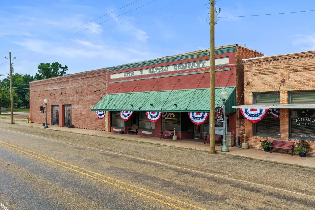8 N Main Street Avinger TX 75630