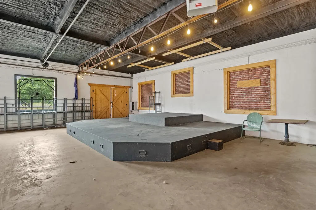 8 N Main Street Avinger TX 75630