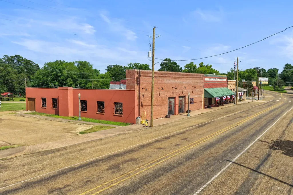 8 N Main Street Avinger TX 75630