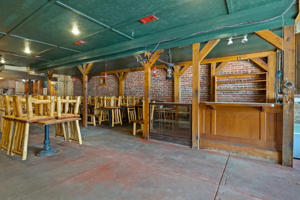 8 N Main Street Avinger TX 75630