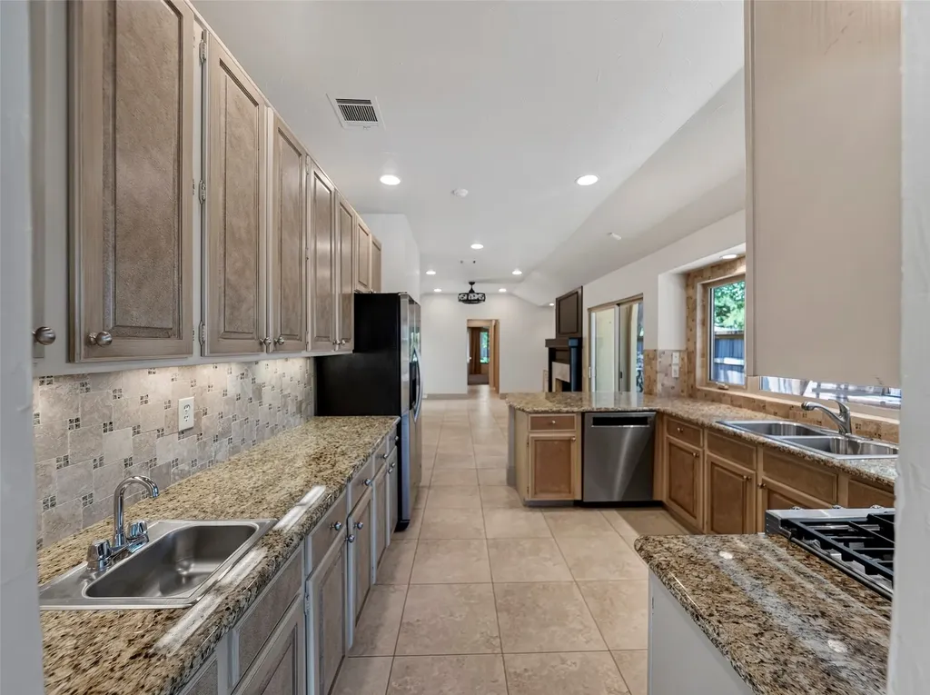 4101 Rush Circle Addison TX 75001