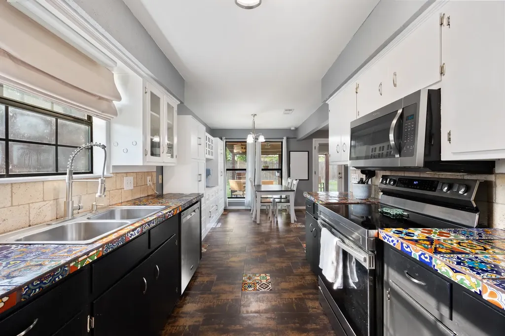 3906 Sunhill Drive Greenville TX 75402