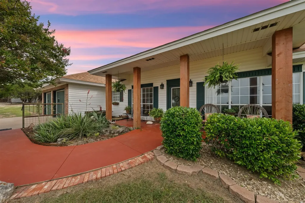 5847 County Road 313 Jonesboro TX 76538