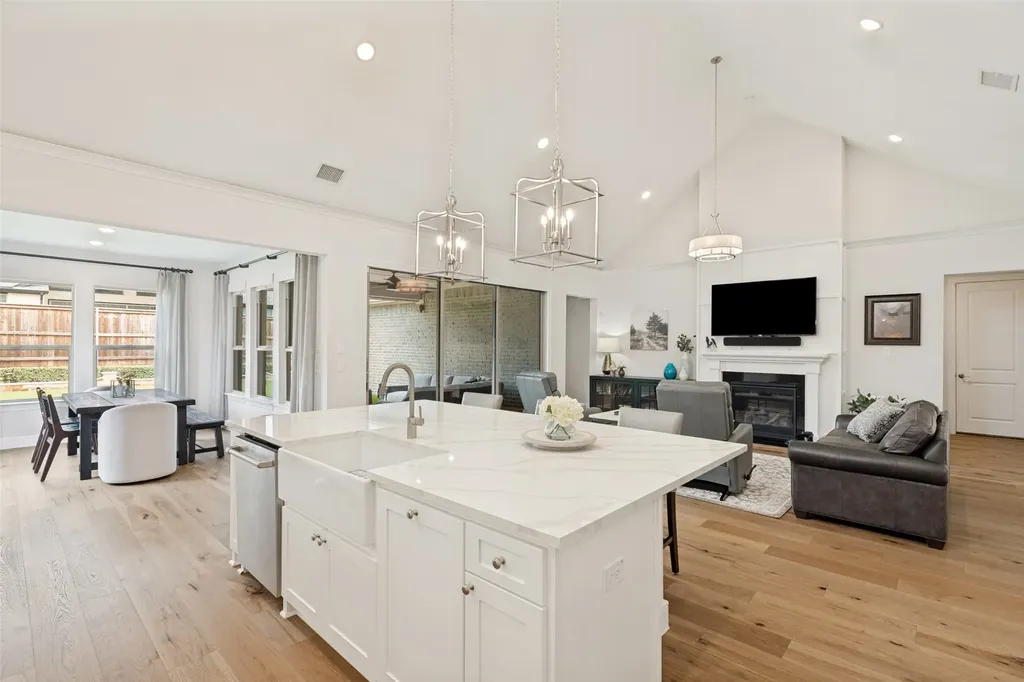 4212 Hollandwood Drive Mckinney TX 75071