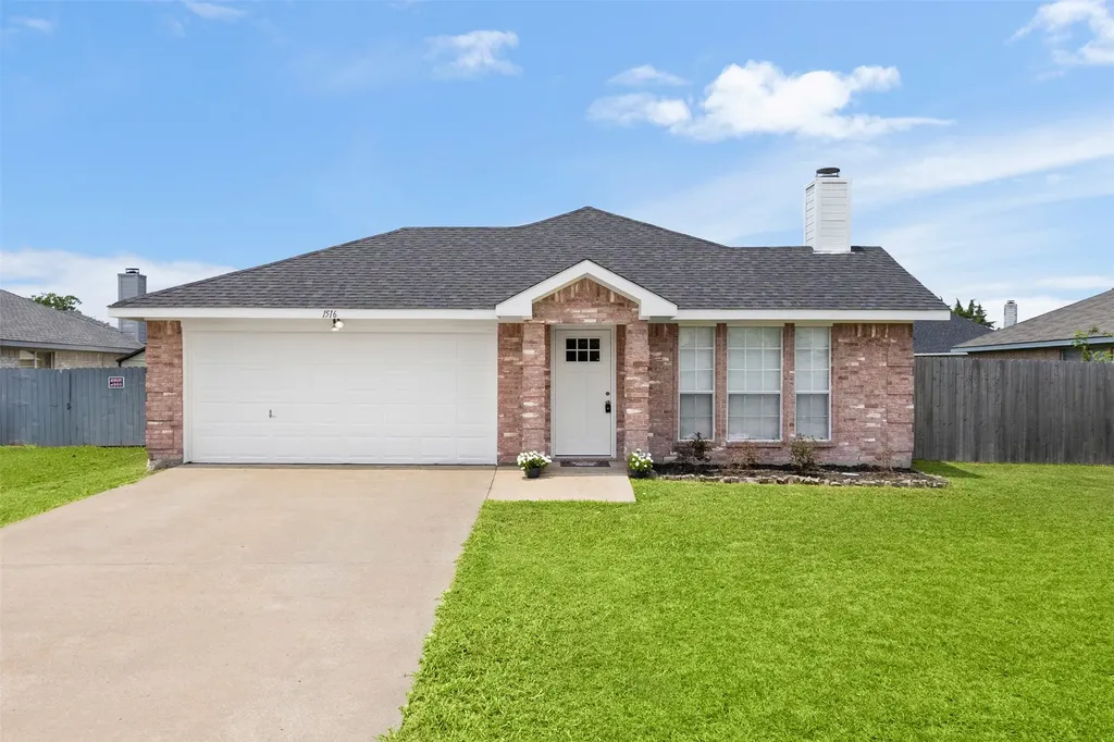 1516 S Rockwall Avenue Terrell TX 75160
