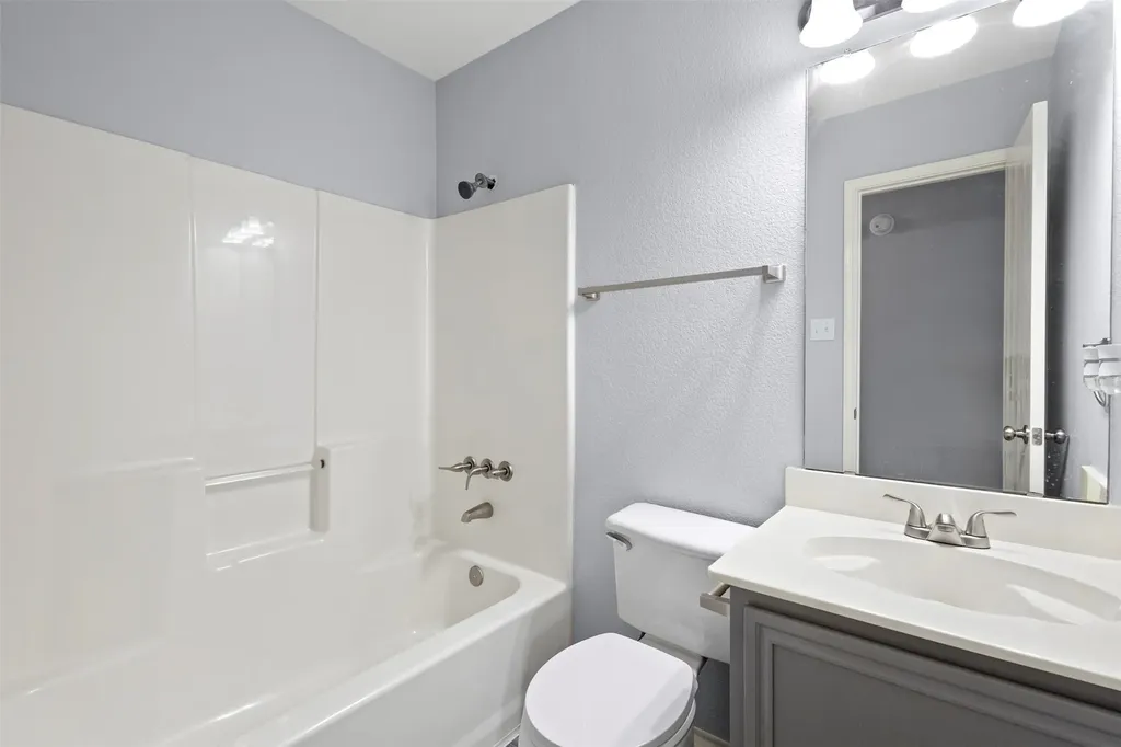 1516 S Rockwall Avenue Terrell TX 75160