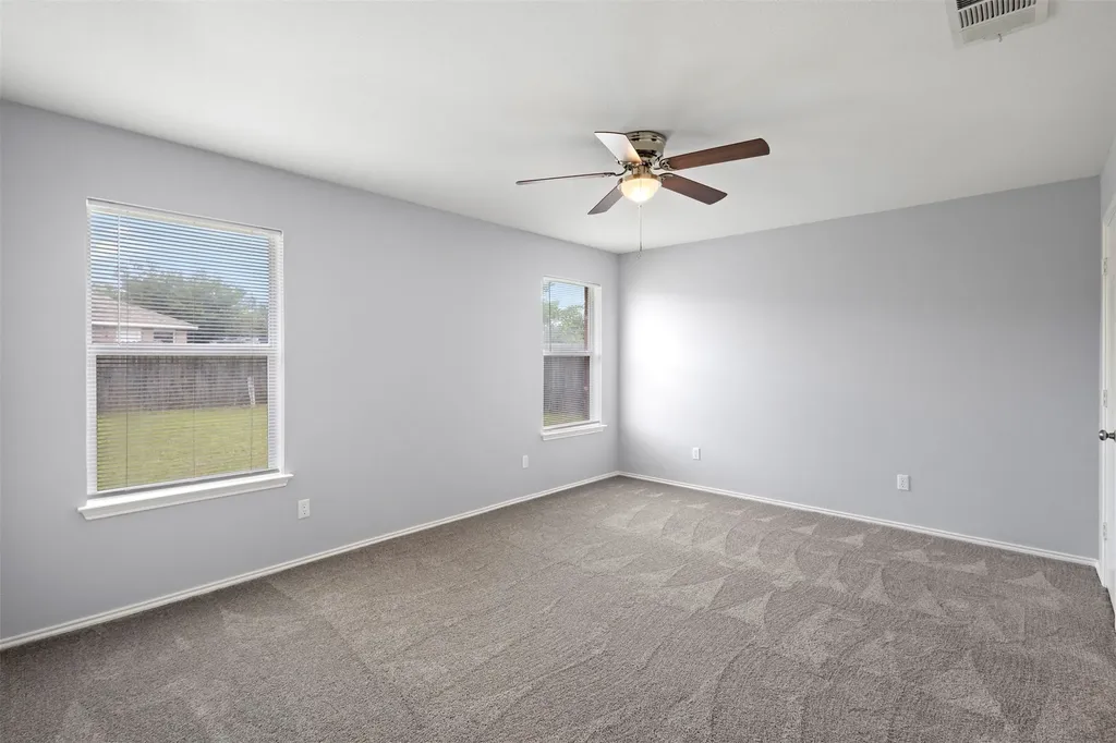 1516 S Rockwall Avenue Terrell TX 75160