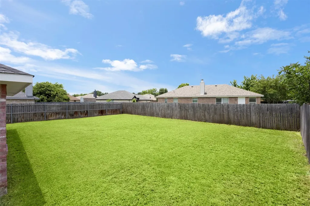 1516 S Rockwall Avenue Terrell TX 75160