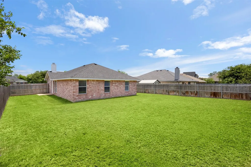 1516 S Rockwall Avenue Terrell TX 75160