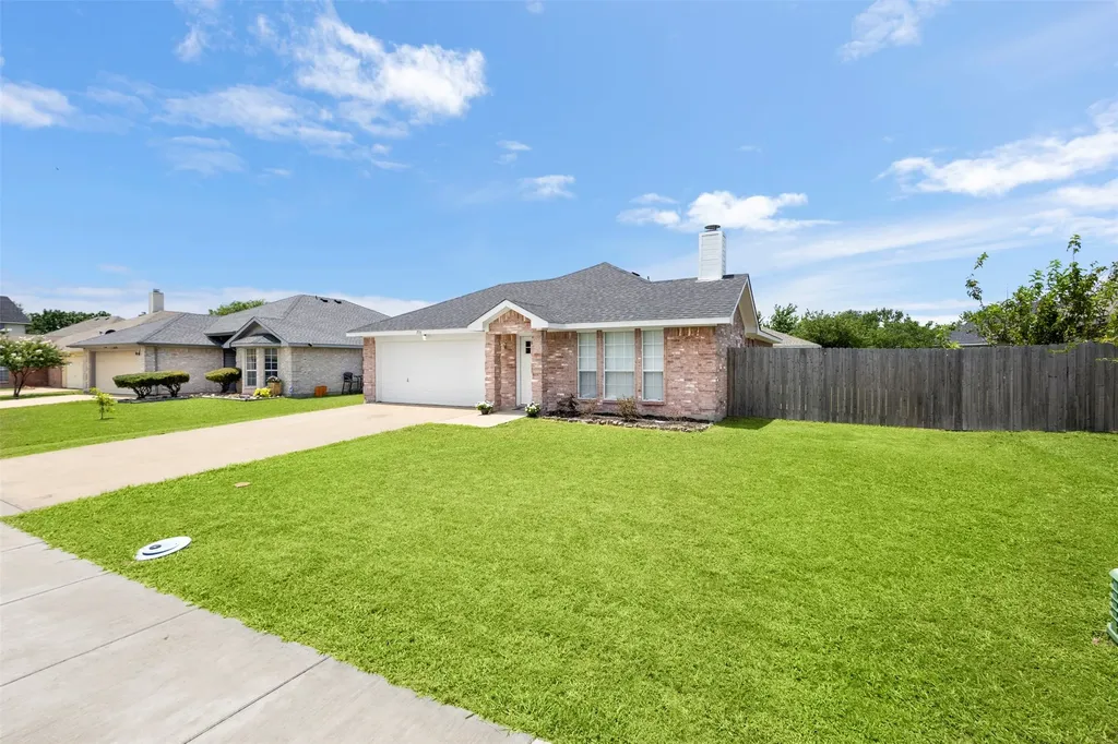 1516 S Rockwall Avenue Terrell TX 75160