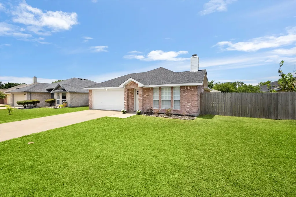 1516 S Rockwall Avenue Terrell TX 75160