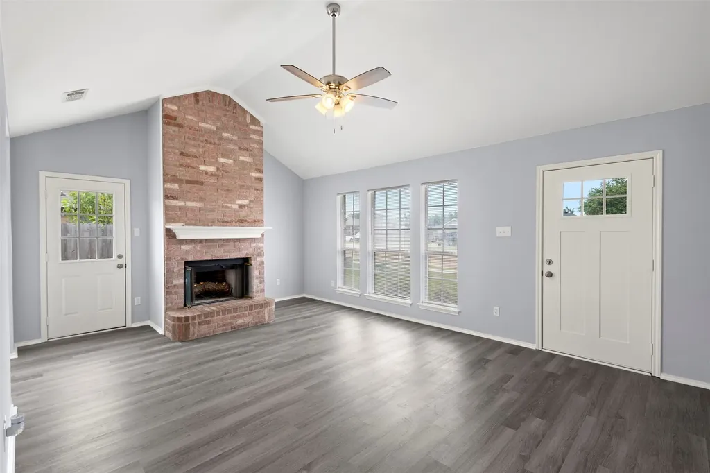 1516 S Rockwall Avenue Terrell TX 75160