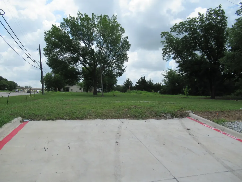 435 E Audie Murphy Parkway Farmersville TX 75442