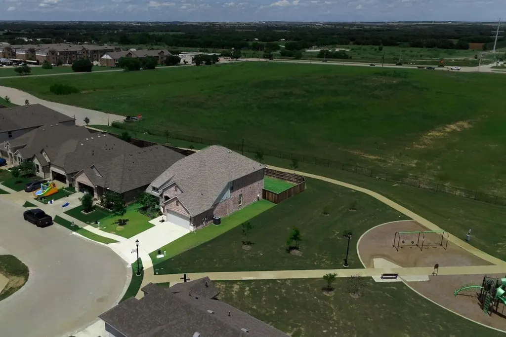 1120 Stallion Lane Justin TX 76247