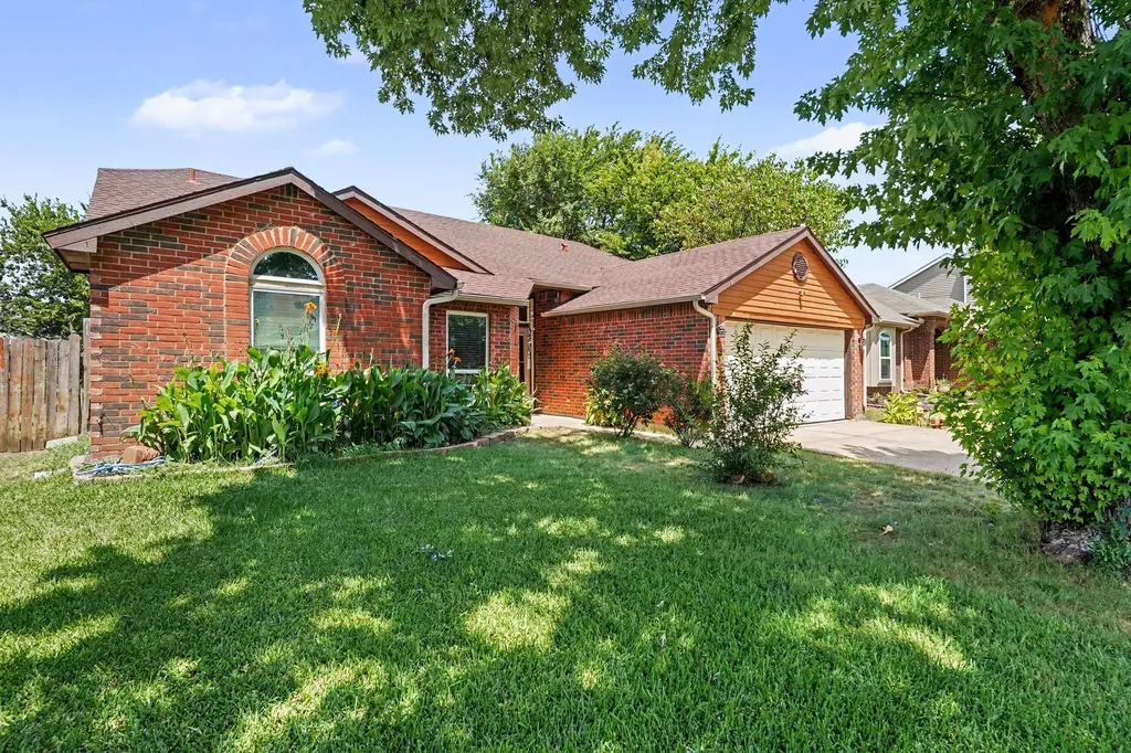 7949 Waterside Trail Fort Worth TX 76137