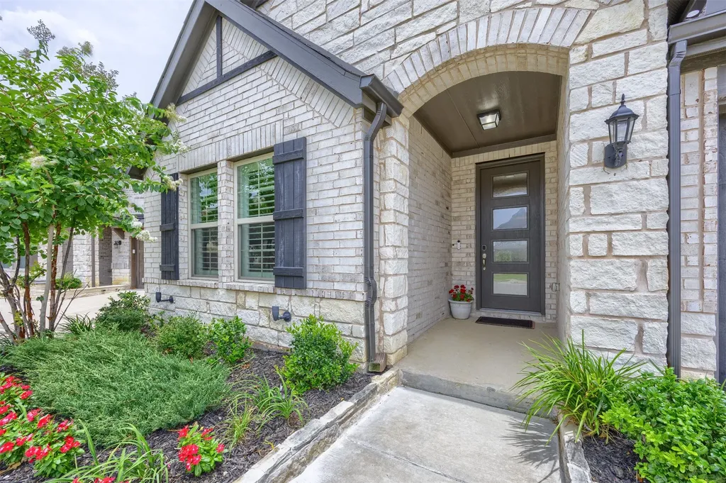 2091 Creekbluff Circle Lewisville TX 75010